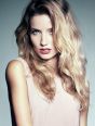 Фотография Аннабелль Уоллис
